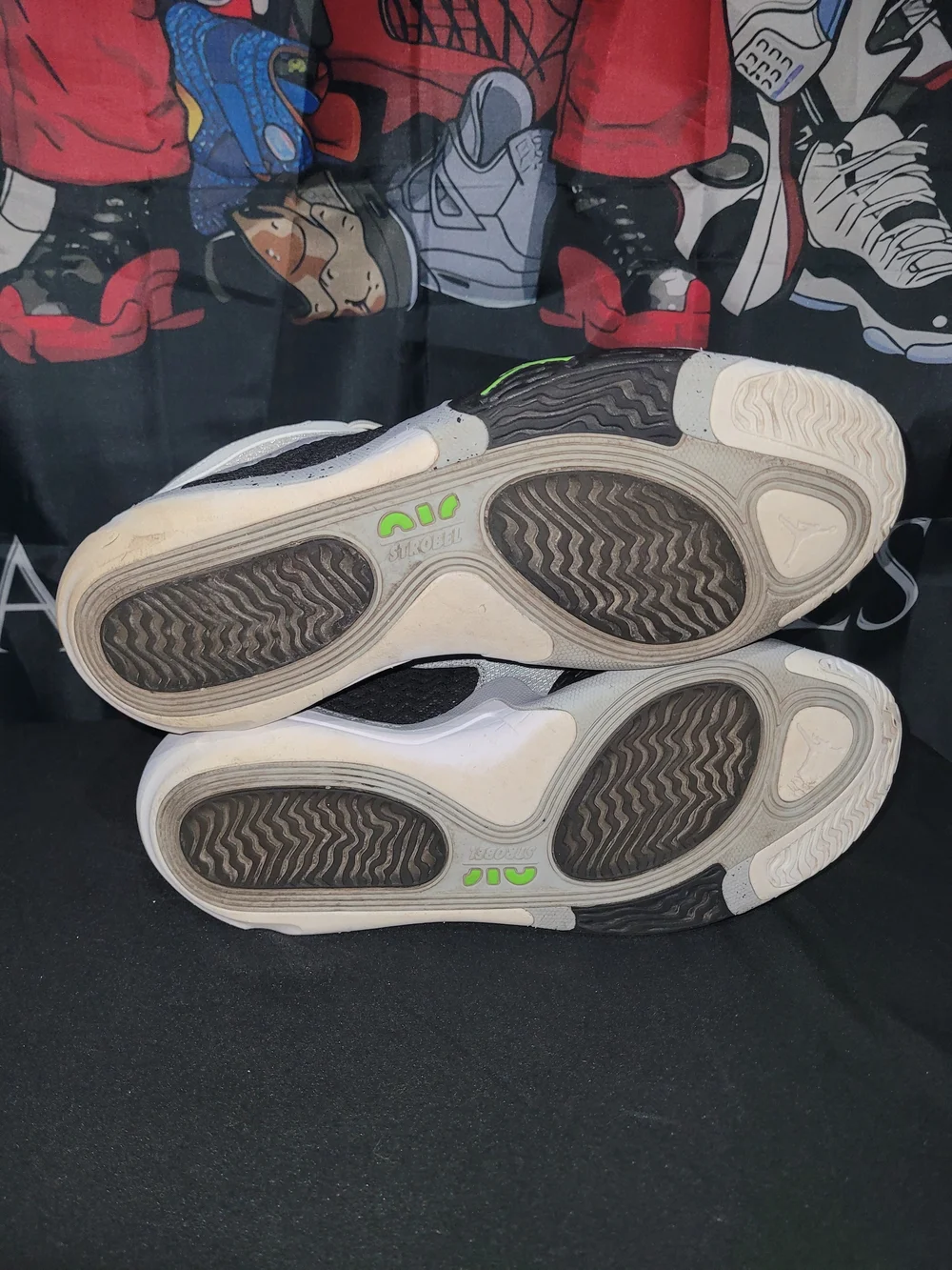 Jordan Men’s Tatum 2 Basketball Shoes - White/Gray/Neon Green